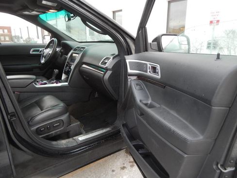 Used 2013 Ford Explorer Limited image 36