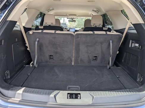 Used 2020 Ford Explorer XLT w/ Equipment Group 202A RWD image 10