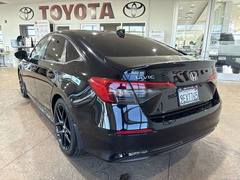 Used 2023 Honda Civic Sport image 8