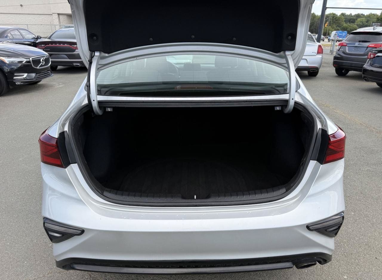 Used 2021 Kia Forte LXS FWD image 11
