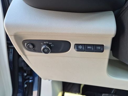Used 2023 Buick Envision Avenir FWD image 21