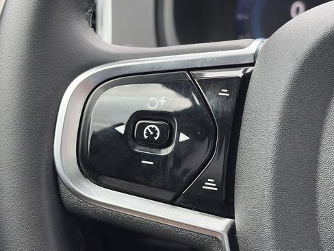 Used 2024 Volvo XC90 B5 Plus image 12