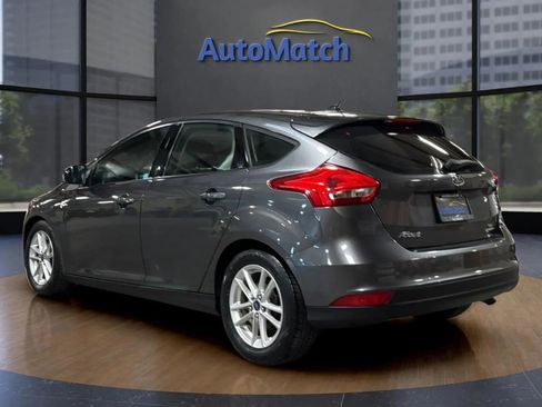 Used 2016 Ford Focus SE w/ SE Cold Weather Package image 9