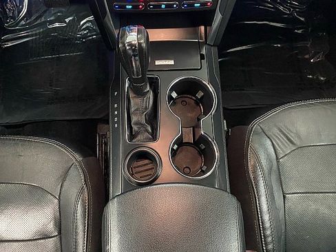 Used 2018 Ford Explorer Limited image 21