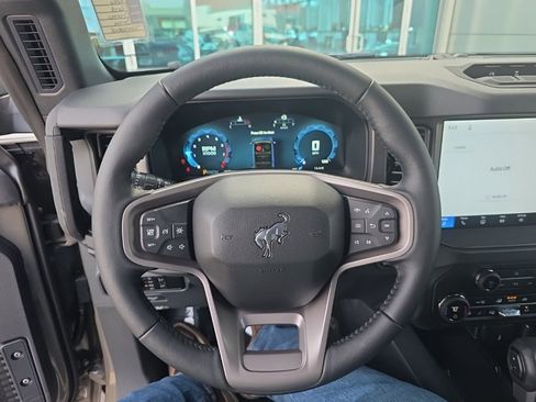 New 2026 Ford Bronco Badlands AWD/4WD image 18