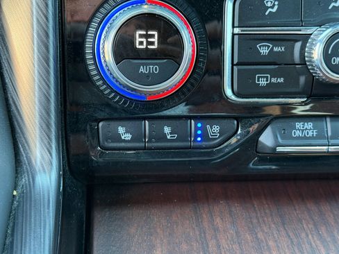 Used 2023 GMC Yukon Denali Ultimate w/ LPO, Floor Liner Package AWD/4WD image 25