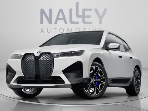 Used 2024 BMW iX xDrive50 w/ Premium Package AWD/4WD image 10