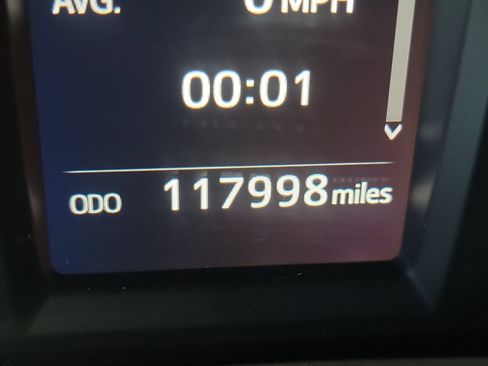 Used 2018 Toyota RAV4 XLE FWD image 19