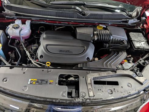 New 2027 Chrysler Pacifica Select AWD/4WD image 5