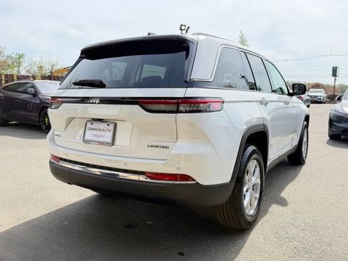 Used 2024 Jeep Grand Cherokee Limited AWD/4WD image 6