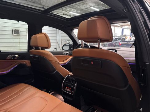 Used 2022 BMW X5 xDrive40i w/ Luxury Seating Package AWD/4WD image 31