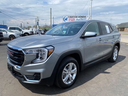 Used 2024 GMC Terrain SLE AWD/4WD image 7
