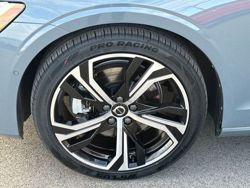 Used 2024 Volvo S60 B5 Plus image 27