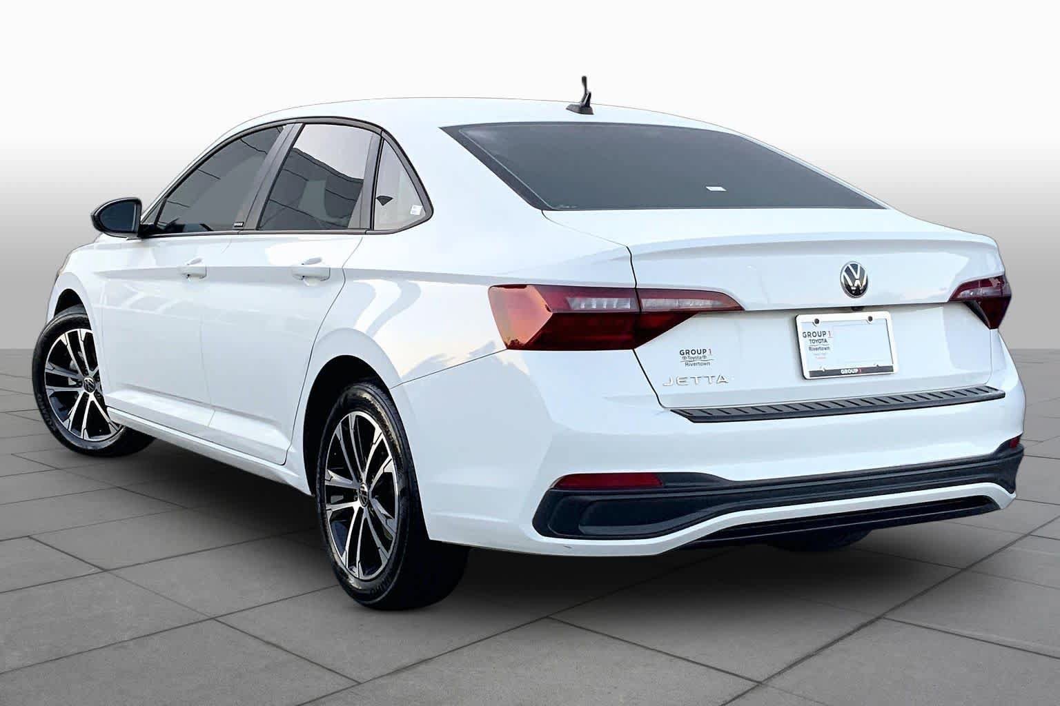 Used 2024 Volkswagen Jetta Sport FWD image 11