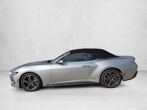 Used 2025 Ford Mustang Premium image 9