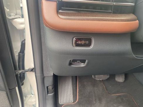 New 2025 Lincoln Navigator Reserve AWD/4WD image 20