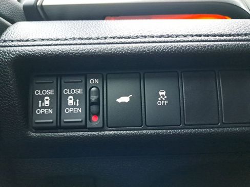 Used 2025 Honda Odyssey Sport-L image 24