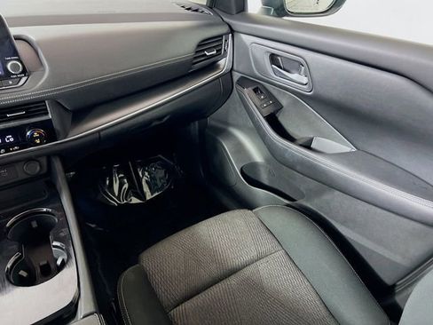Used 2024 Nissan Rogue SV FWD image 23
