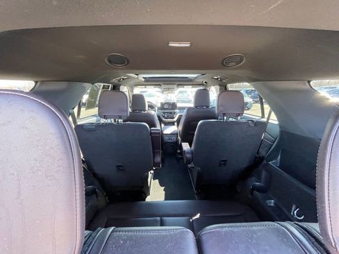 Used 2025 Ford Explorer ST-Line w/ ST-Line Street Pack image 24