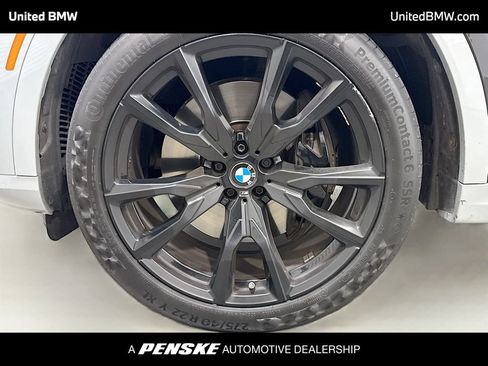 Used 2024 BMW X7 xDrive40i w/ Executive Package AWD/4WD image 2