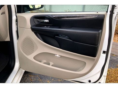 Used 2016 Dodge Grand Caravan SE w/ Quick Order Package 29E SE image 23