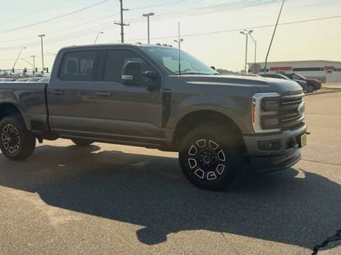 Used 2026 Ford F350 Platinum AWD/4WD image 2