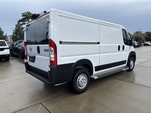 Used 2025 RAM ProMaster 2500 w/ U-Haul Equipment Group FWD image 9