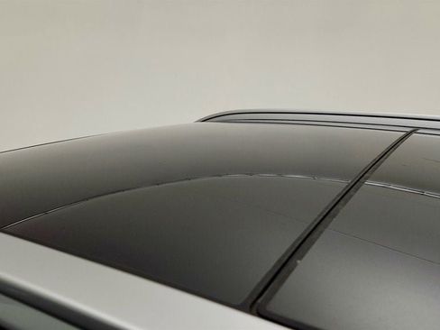 Used 2024 Kia Sorento S w/ Panoramic Sunroof Package FWD image 10