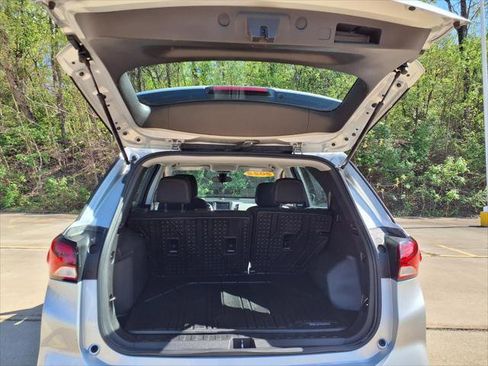 Used 2022 Chevrolet Equinox LS w/ LPO, Floor Liner Package AWD/4WD image 10