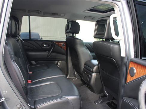 Used 2017 INFINITI QX80 4WD w/ Deluxe Technology Package image 17
