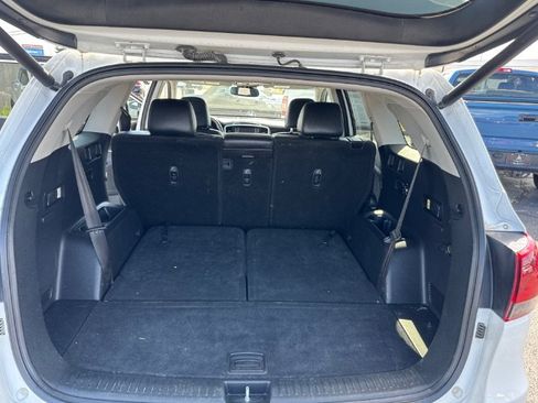 Used 2019 Kia Sorento EX AWD/4WD image 13