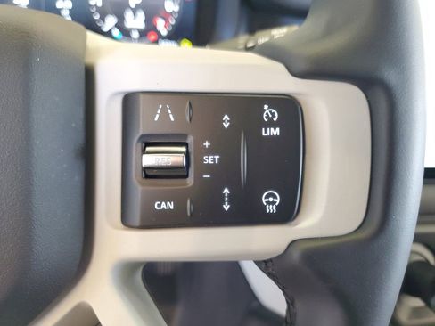 Certified 2025 Land Rover Defender 130 X-Dynamic SE AWD/4WD image 17