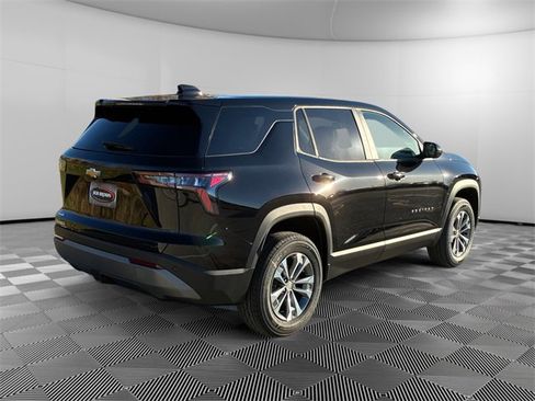 New 2026 Chevrolet Equinox LT w/ Convenience Package II image 3