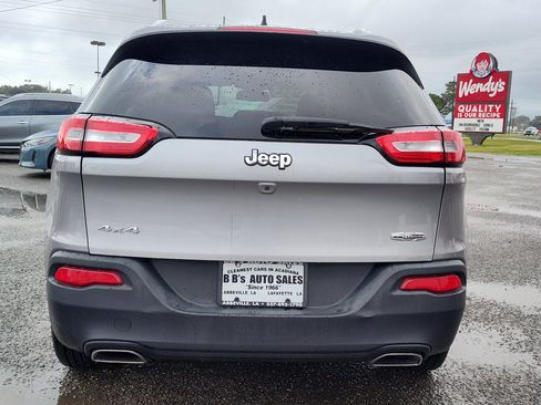 Used 2016 Jeep Cherokee Latitude image 5