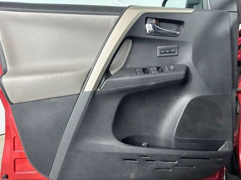 Used 2015 Toyota RAV4 Limited image 23