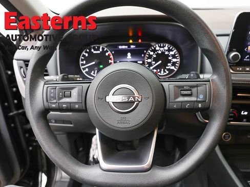Used 2023 Nissan Rogue SV AWD/4WD image 10