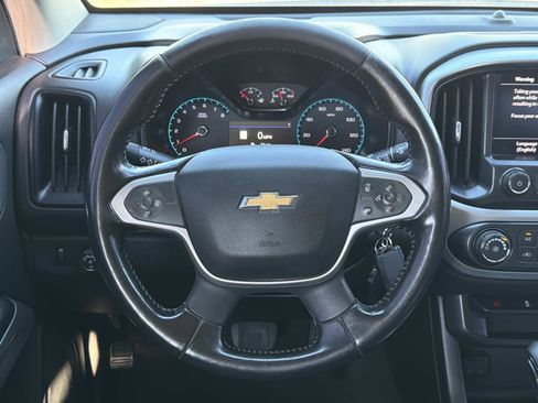 Used 2022 Chevrolet Colorado LT w/ LT Convenience Package image 7