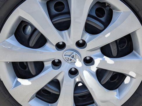 Used 2022 Toyota Corolla LE FWD image 36