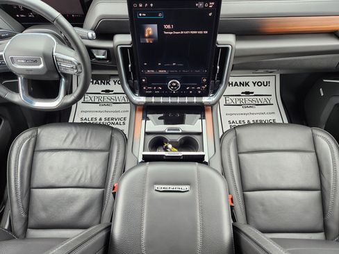 Used 2025 GMC Yukon XL Denali image 18