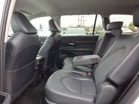 Used 2024 Toyota Grand Highlander XLE image 10