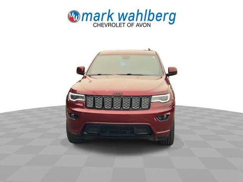 Used 2021 Jeep Grand Cherokee Laredo X AWD/4WD image 3