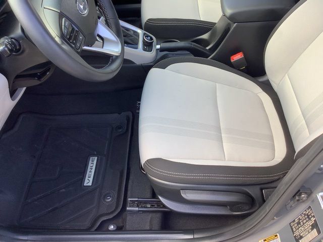 Used 2026 Hyundai Venue SEL FWD image 41