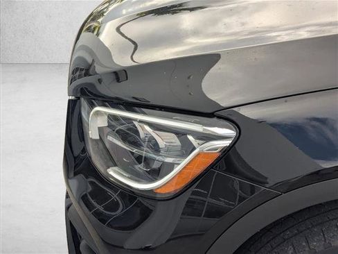 Used 2021 Mercedes-Benz GLC 300 4MATIC image 11
