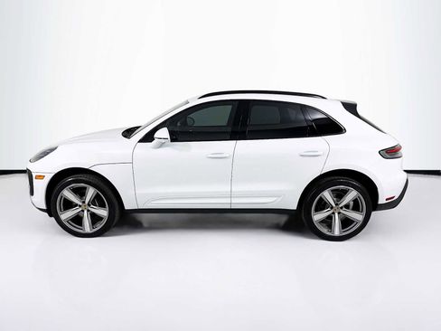 New 2026 Porsche Macan image 2