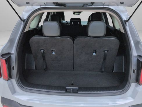 Certified 2025 Kia Sorento S FWD image 17