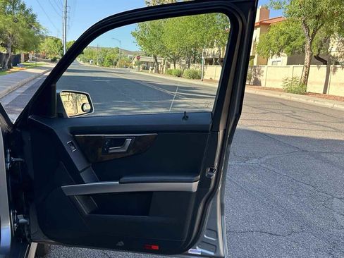 Used 2015 Mercedes-Benz GLK 350 2WD image 40