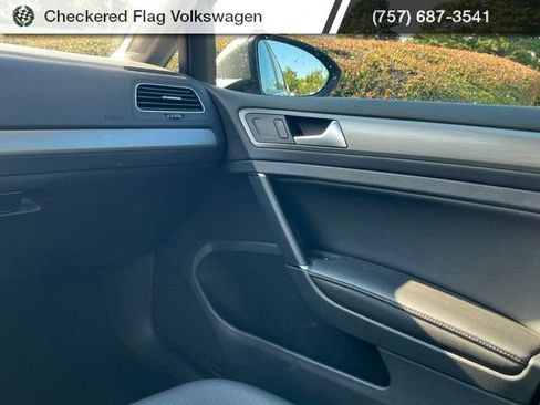 Used 2017 Volkswagen Golf Wolfsburg Edition FWD image 32