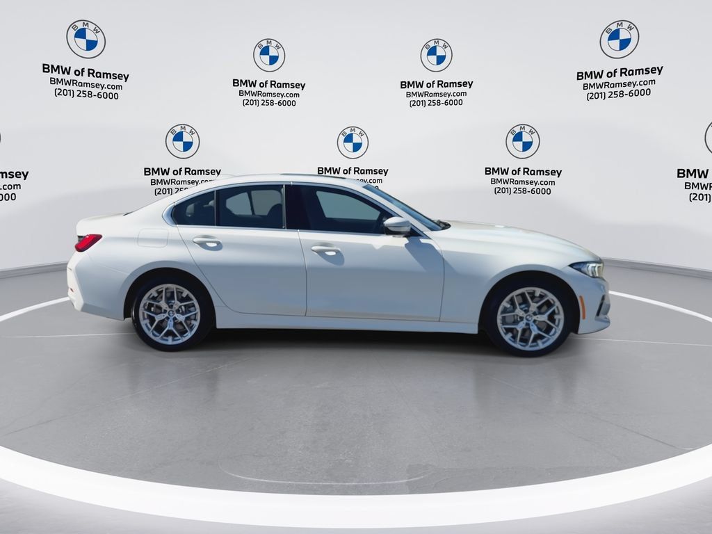 Used 2025 BMW 330i xDrive Sedan AWD/4WD image 9