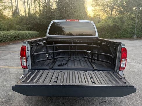 Used 2013 Nissan Frontier SV w/ SV Value Truck Pkg image 9