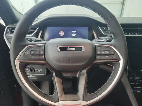 New 2025 Jeep Grand Cherokee Limited image 22